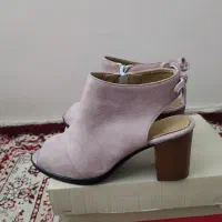 کیف وکفش|کیف، کفش، کمربند|میانه, |دیوار