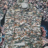 دو دست لباس نظامی|لباس|کرمانشاه, |دیوار