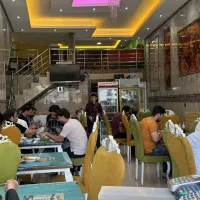 نیروی کار برای رستوران آقا و خانوم