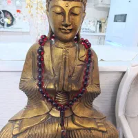 مجسمه بزرگ طلایی بدون خط و خش