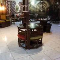 میز گرد چوبی