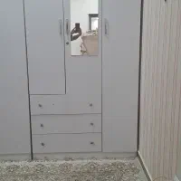 تخت دو طبقه و دو کمد  جادار