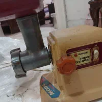 چرخ‌گوشت ناسیونال، سالم و کار می‌کند