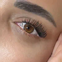 اکستیشن مژه و لیفت ابرو