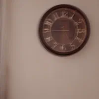 ساعت دیواری خیلی کارنکرده قطرش ۴۰|ساعت دیواری و تزئینی|اصفهان, ارغوانیه|دیوار