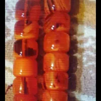 تسبیح کهربای کهنه رگه دار