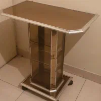 میز شیشه فروشی