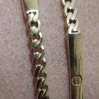 دو عدد النگو طلا 3% بالای تابلو