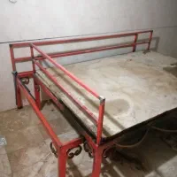 تخت آهنی محکم وسنگین قهوه خونه ای