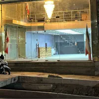 98 متر مغازه فول امکانات در ولیعصر