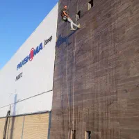 عایق نانو ریزش سنگ عایق سرویس نم و رطوبت رنگ عایق|خدمات پیشه و مهارت|قم, شهرک قدس|دیوار