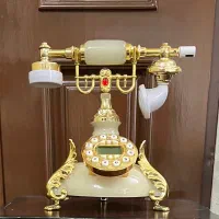 تلفن و میز تلفن