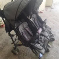 کالسکه دوقلو