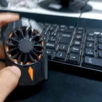 فن خنک کننده خدا درحد نو|لوازم جانبی موبایل و تبلت|قائن, |دیوار