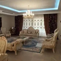 خانم جهت انجام امور منزل هفته یه روز