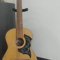 گیتار رویال سه چهارم با پایه و کیی