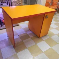 میز تحریر نارنجی کمد دار