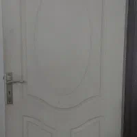 در اتاق سالم وتمیز همراه قفل ودستگیره