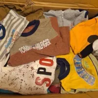 تعداد زیادی لباس و لوازم بچه|کفش و لباس بچه|رشت, جهاد|دیوار