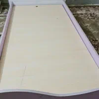 میز کامپیوتر و آینه و کنسول تخت بچگانه