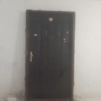 فروش یک عدد درب ورودی با محافظ|مصالح و تجهیزات ساختمان|بندرعباس, |دیوار