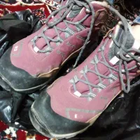 تعدادی گفش همه باهم دویست تومان