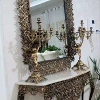 آینه و دو عدد شمعدان و کنسول