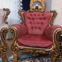 مبل سلطنتی ۷ نفره شیک + میز عسلی