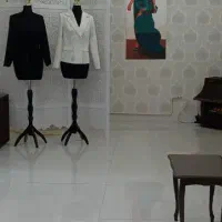 دومانکن مشکی .جنس لاکی وعکس روی دیوار