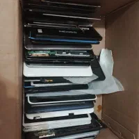 تعدادی تبلت نیازمند تعمیر