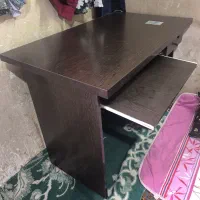 میز تمیز و در حد نو و بدون ضربه خورده گی