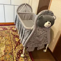 گهواره دارای پشه بند