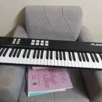 میدی کنترلر