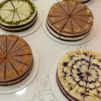 خانم جهت همکاری در کافه