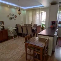 ۸۵ متر / ۲ خواب / ۱۵ ساله/ چهارباغ / فول امکانات