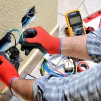 خدمات برق صنعتی وساختمانی