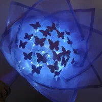 دسته گل پروانه ای جذاب با ریسه نوری