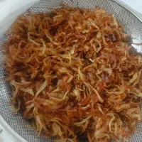 پیاز سرخ شده با سبزی آب پز شده