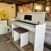 میز پیانو در دار