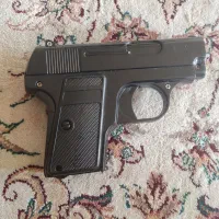 کلت فلزی سی وان|اسباب‌‌بازی|بروجن, |دیوار