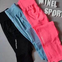 لگ باشگاهی رنگی|لباس|کاشمر, |دیوار