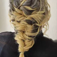 خدمات عروس میکاپ شنیون رنگ و لایت فیبروز مژه ناخن|خدمات آرایشگری و زیبایی|ملارد, |دیوار