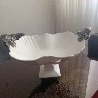 میوه خوری سفید پایه دار