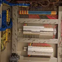 تاسیسات و خدمات برق کاری