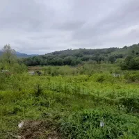 زمین ۲۰۰۰ متر مسکونی،بر جاده اصلی،با بر ۴۰ متر