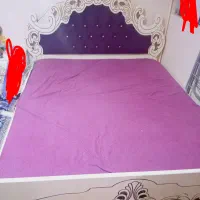 فروش یک عدد تخت دونفره همراه با تشک