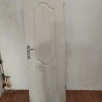 درب اتاقی نو ودو عدد دربسرویس و حمام کارکرده