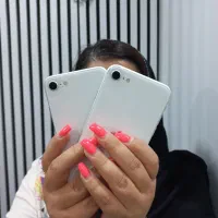 گوشی آیفونse2020 درحدنو بدون بازشدگی