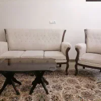 مبل 7 نفره به همراه میز وسط و 2 عدد عسلی