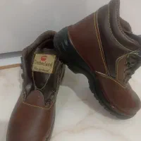 یک جفت کفش کار